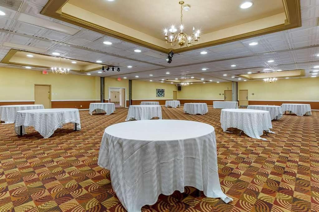 Clarion Inn & Suites, Розуелл Екстер'єр фото