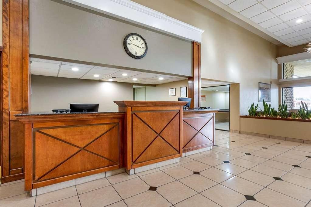 Clarion Inn & Suites, Розуелл Екстер'єр фото