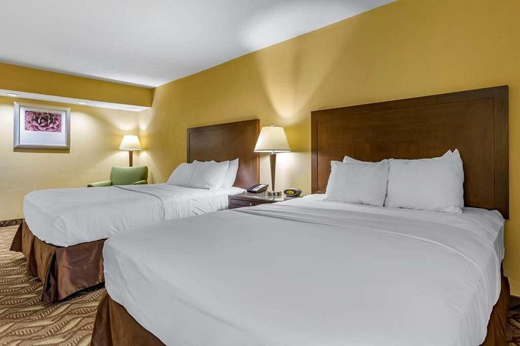 Clarion Inn & Suites, Розуелл Екстер'єр фото