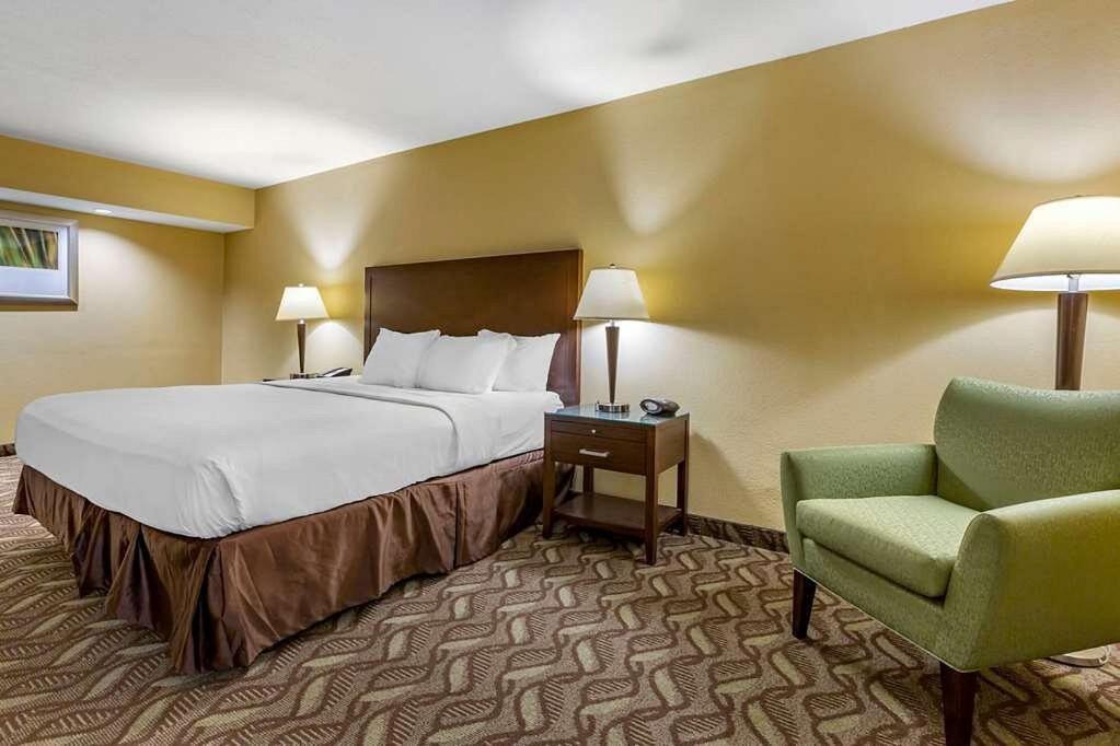 Clarion Inn & Suites, Розуелл Екстер'єр фото