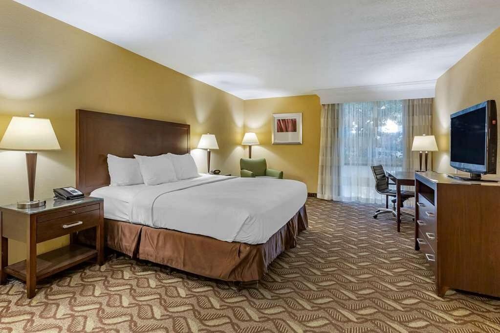 Clarion Inn & Suites, Розуелл Екстер'єр фото