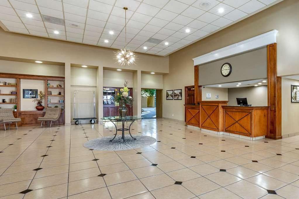 Clarion Inn & Suites, Розуелл Екстер'єр фото