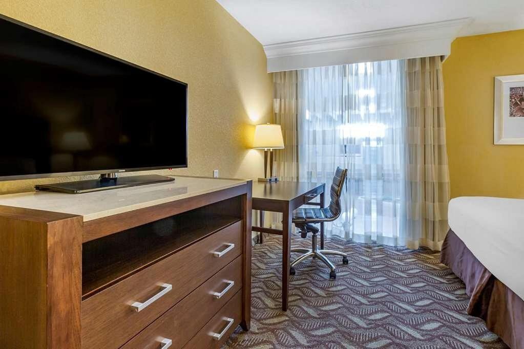 Clarion Inn & Suites, Розуелл Екстер'єр фото