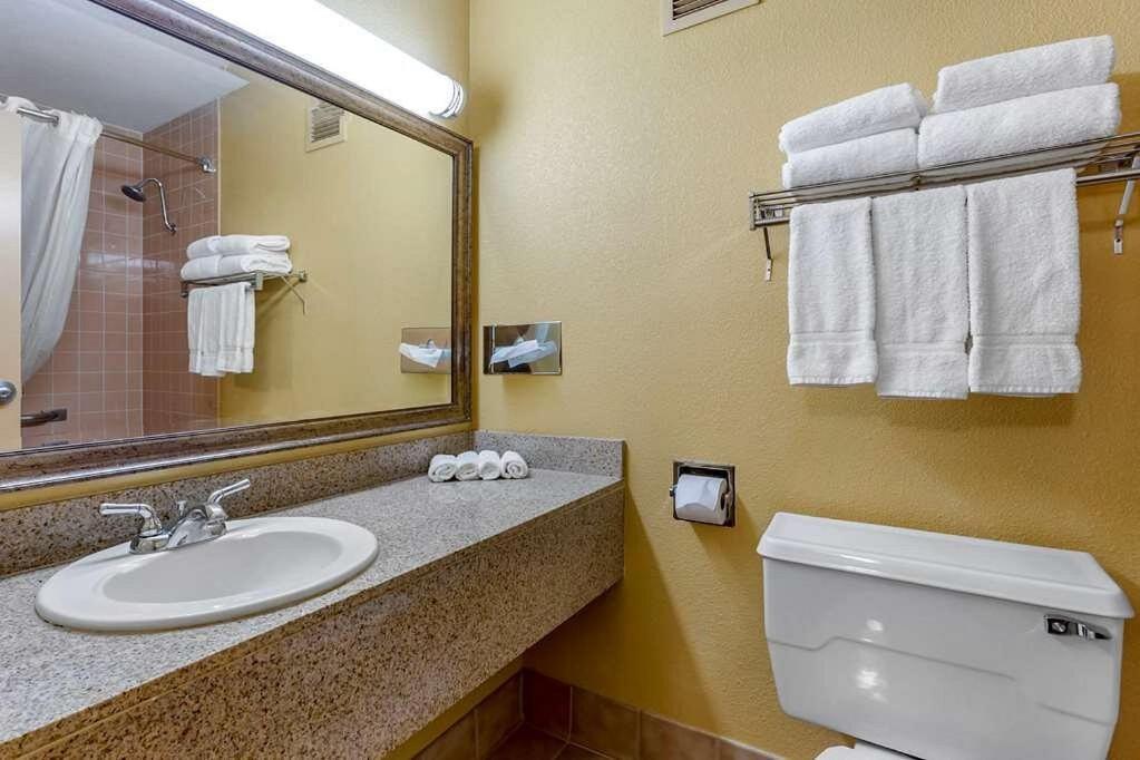 Clarion Inn & Suites, Розуелл Екстер'єр фото