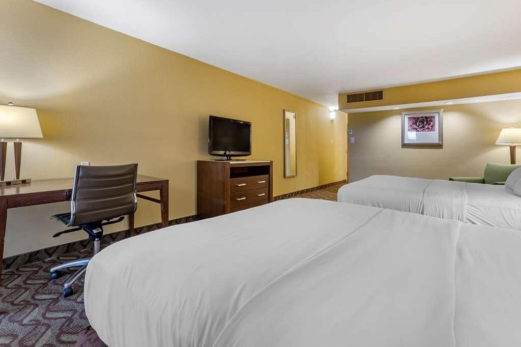 Clarion Inn & Suites, Розуелл Екстер'єр фото
