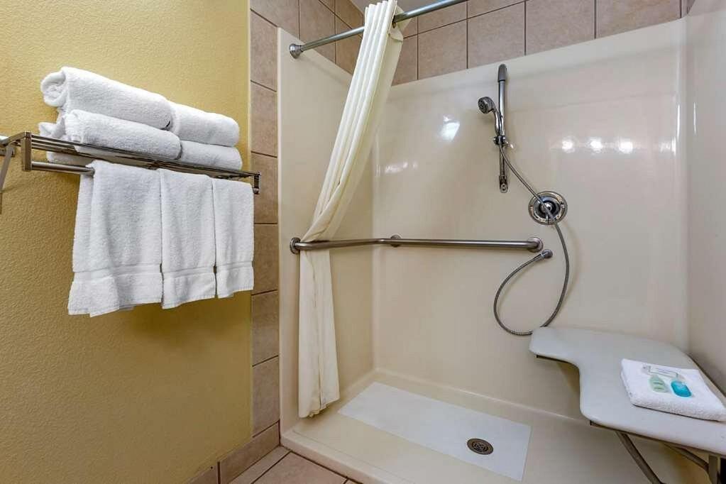 Clarion Inn & Suites, Розуелл Екстер'єр фото
